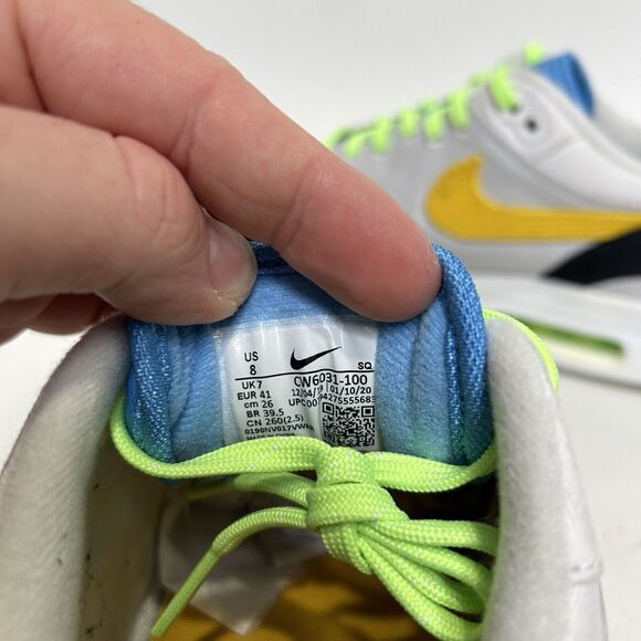 Athletic_Shoes